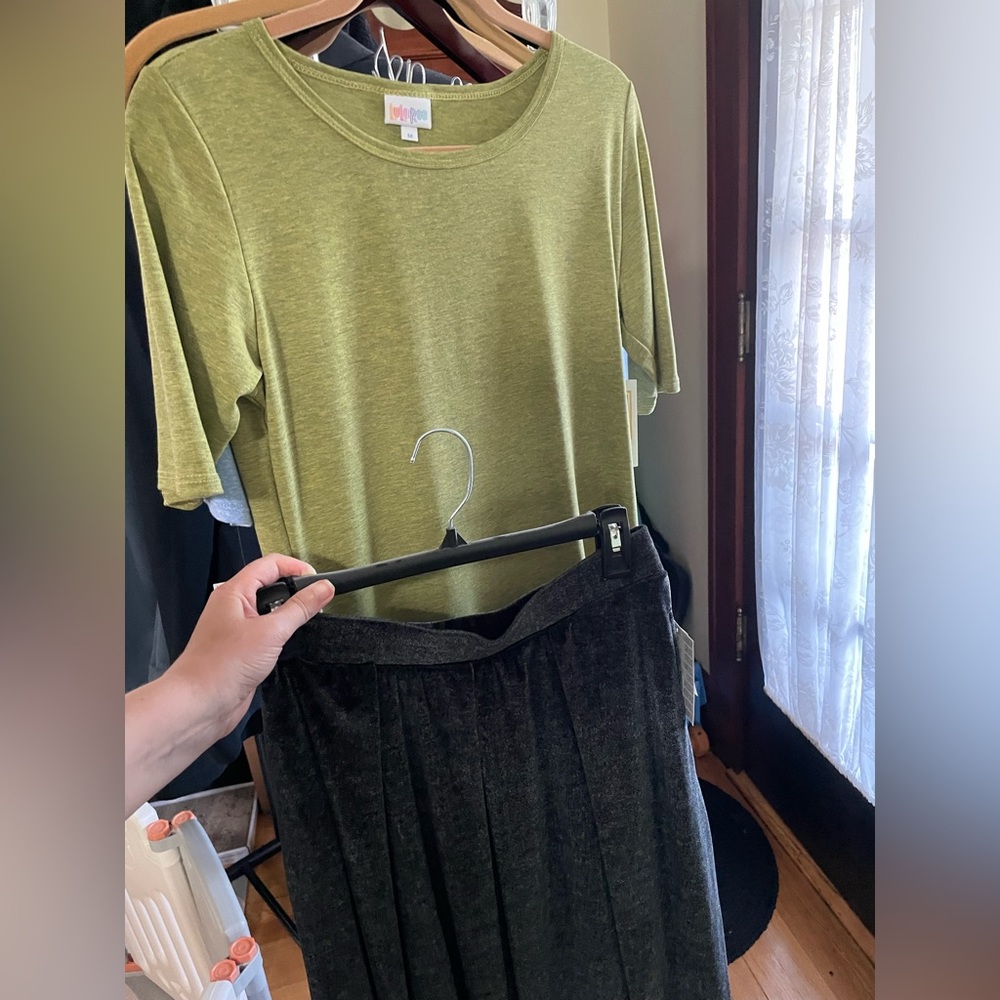 Lularoe velvet Madison skirt M elegant plus green top set